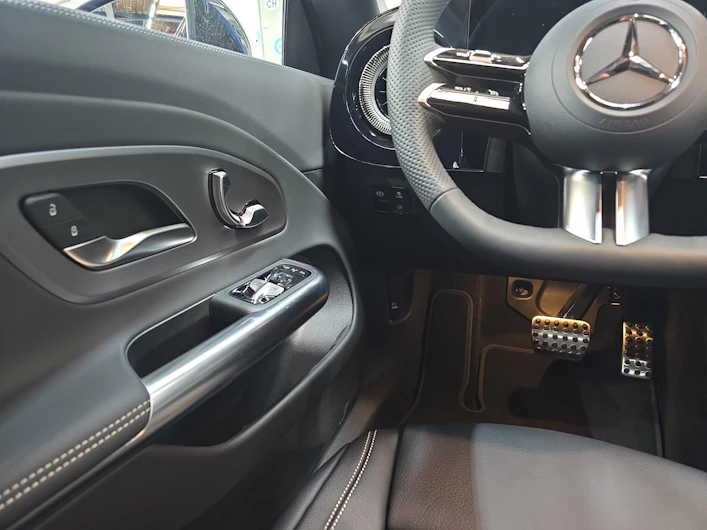 Fahrzeugbild MERCEDES-BENZ CLA 220