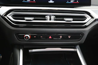 https://vehicle.imgix.net/4401832/e59166b6-7881-49ad-a4fc-403e9d4b6bcf.jpg