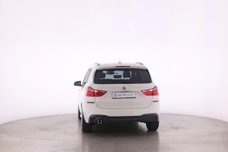 https://vehicle.imgix.net/4401835/cfd690f4-3770-4bcd-bd38-0fec213a76fb.jpg