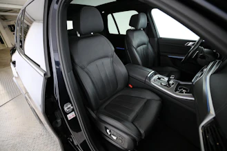 https://vehicle.imgix.net/4401843/aa62d87c-d970-4e3b-bbc6-ce2ffdc1a3bf.jpg