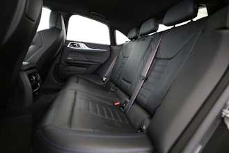 https://vehicle.imgix.net/4401850/374bfdb0-1004-426e-bf2d-32b4edb58606.jpg