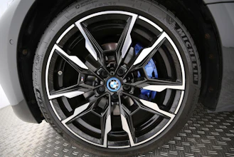 https://vehicle.imgix.net/4401850/e25f439b-feb3-49cf-8396-ac9f0279556e.jpg