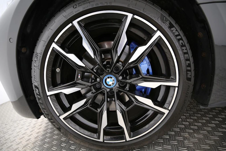 Fahrzeugbild BMW i4