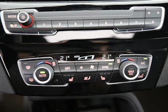 https://vehicle.imgix.net/4401872/f56925cf-7ec2-44bb-aabb-ef2588cd1e3f.jpg