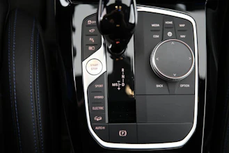 https://vehicle.imgix.net/4401884/03b93f60-ddf1-473a-9ea4-74197850235b.jpg