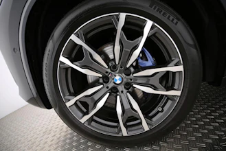 https://vehicle.imgix.net/4401884/0a60d5bc-8857-4c0f-b6bf-10f300e9fddd.jpg