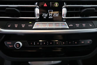 https://vehicle.imgix.net/4401884/4321b50c-86f2-40dc-a6f4-83de4434dcb5.jpg
