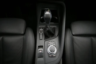 https://vehicle.imgix.net/4401901/463fc5e2-0722-42d2-92a5-a26ffd05137b.jpg