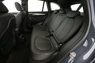 https://vehicle.imgix.net/4401901/59df83ff-1454-4d6e-8507-ea6b3a2ba273.jpg