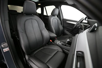 https://vehicle.imgix.net/4401901/70d74aa6-5fc7-4698-9bac-85cf619cb45b.jpg