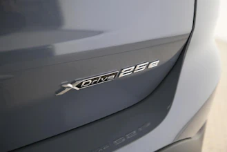 https://vehicle.imgix.net/4401901/c6e591f3-2143-4688-9b4e-6986a8587009.jpg