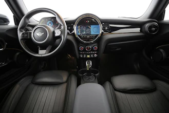 https://vehicle.imgix.net/4401913/1d41e842-51bc-4ca2-8da3-7f8d2b756fc7.jpg