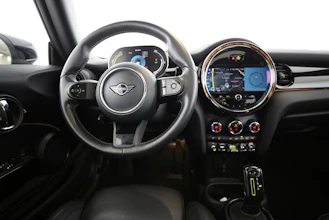 https://vehicle.imgix.net/4401913/5f9b88d5-dea0-4746-afca-07925769e318.jpg
