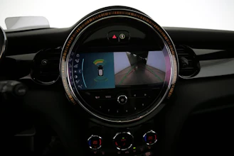 https://vehicle.imgix.net/4401913/ba699411-c627-4a79-8cb3-cd011dfea1b6.jpg