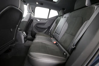 https://vehicle.imgix.net/4401917/421fd720-0465-418f-a6a5-dbf41b0f2215.jpg