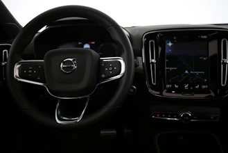 https://vehicle.imgix.net/4401917/ccc7d3ee-5c98-4110-b77d-02a7f86982f5.jpg