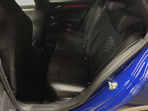 VW Golf VIII 1.5 eTSI R-Line DSG