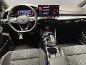 VW Golf VIII 1.5 eTSI R-Line DSG