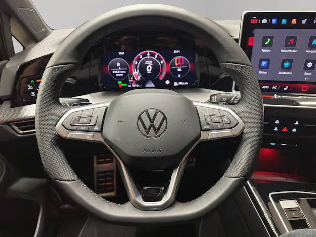 VW Golf VIII 1.5 eTSI R-Line DSG