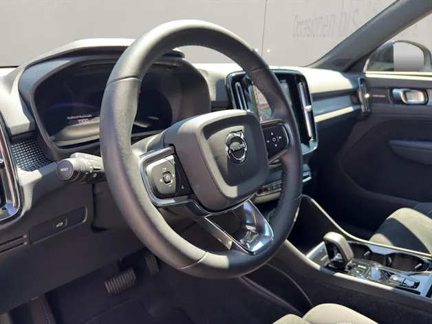 Volvo XC40 2.0 B3 MH Plus Dark