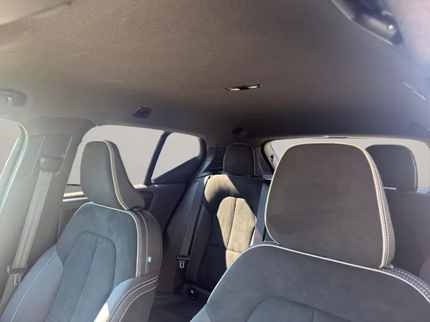 Volvo XC40 2.0 B3 MH Plus Dark