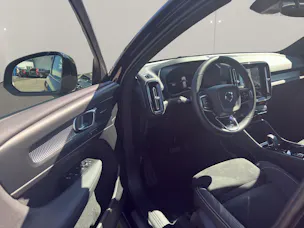 Volvo XC40 2.0 B3 MH Plus Dark