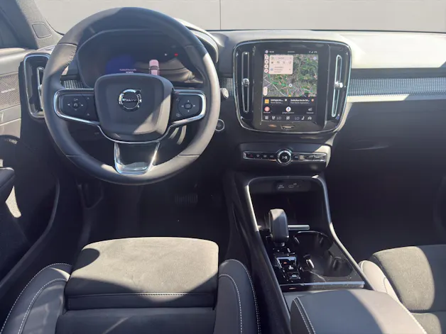 Volvo XC40 2.0 B3 MH Plus Dark