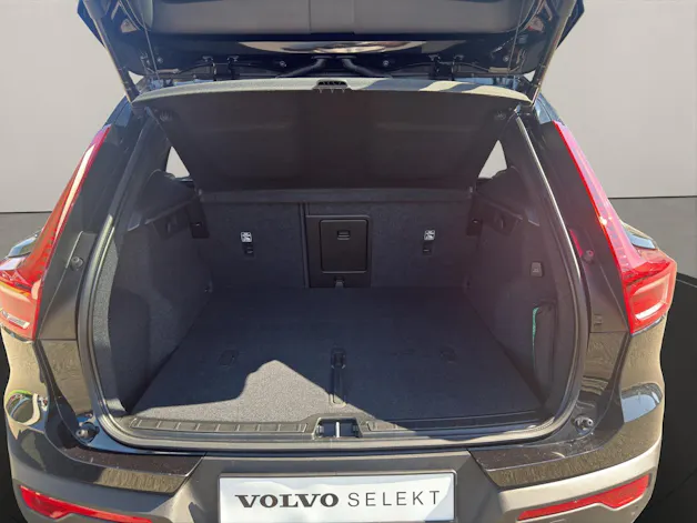 Volvo XC40 2.0 B3 MH Plus Dark