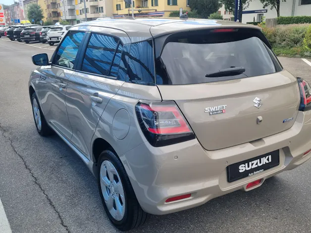Suzuki Swift 1.2 Sakura Hybrid 4x4
