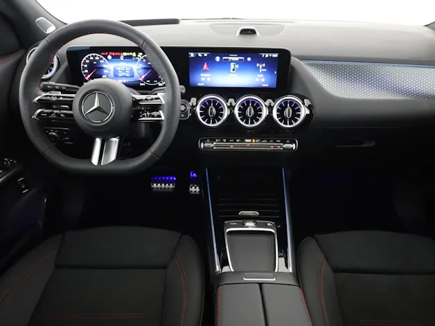 Mercedes-Benz GLA 200 Night Star 7G-DCT