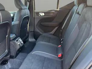 Volvo XC40 B3 Benzin Mild Hybrid Plus Dark DCT