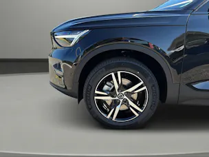 Volvo XC40 B3 Benzin Mild Hybrid Plus Dark DCT