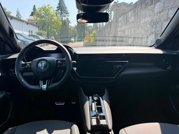 ALFA ROMEO Junior 1.2 48V Hybrid Junior