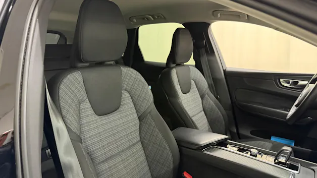 Volvo XC60 B4 Diesel Mild Hybrid AWD Momentum Geartronic