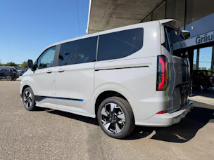 Ford Tourneo Bus 320 L1H1 Sport Automat 4x4