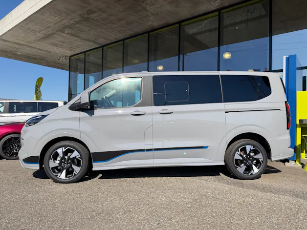 Ford Tourneo Bus 320 L1H1 Sport Automat 4x4