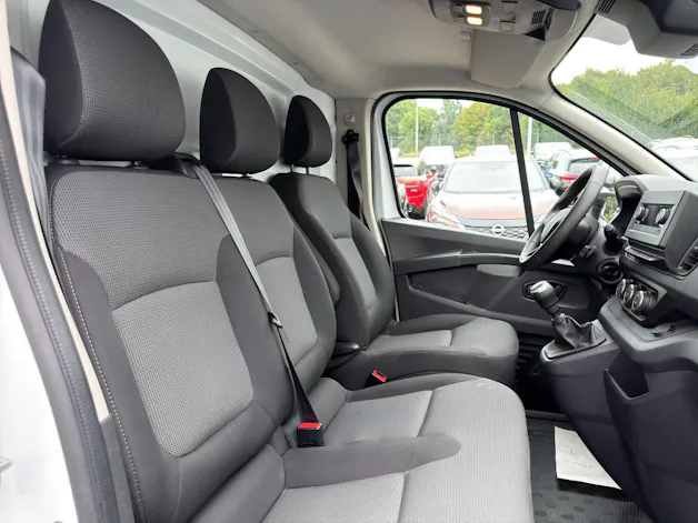 Renault Trafic 2.0 Blue dCi 130 Advance L2H1 EN
