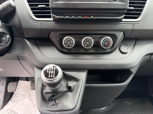 Renault Trafic 2.0 Blue dCi 130 Advance L2H1 EN