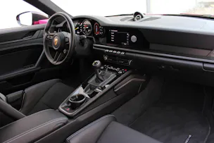 Porsche 911 GT3 Touring PDK PTS Lackierung *STERNRUBIN*