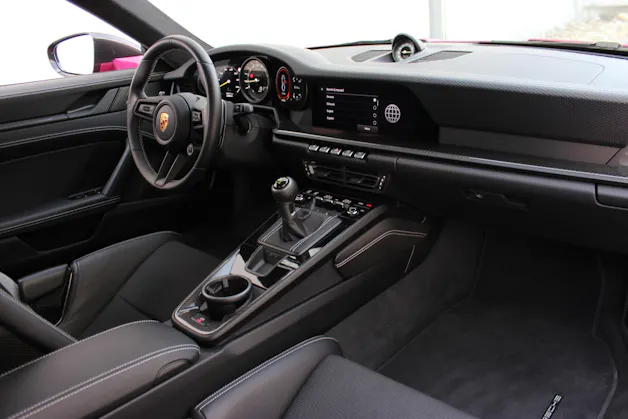 Porsche 911 GT3 Touring PDK PTS Lackierung *STERNRUBIN*