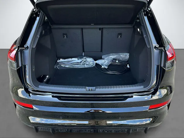 Audi Q4 SUV e-tron quattro perform 340PS/250kW