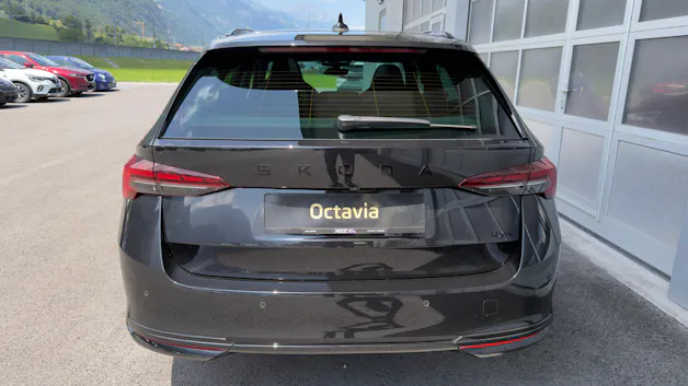 Škoda Oct. DY 2.0 TSI 204PS 7DSG 4x4 2000ccm 204PS/150kW 4 Zylinder TSI Benzin