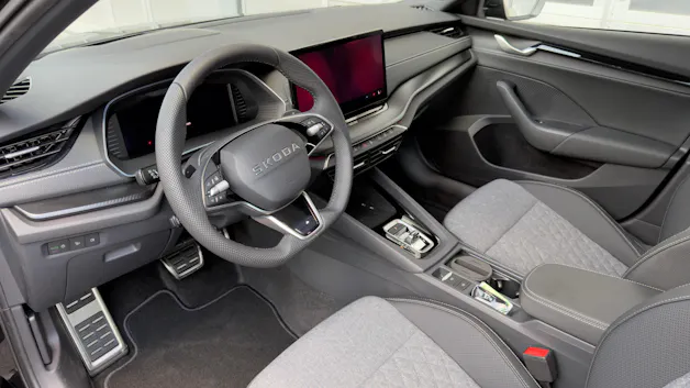 Škoda Oct. DY 2.0 TSI 204PS 7DSG 4x4 2000ccm 204PS/150kW 4 Zylinder TSI Benzin