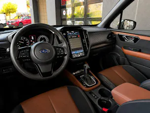 Subaru Forester 2.0i e-Boxer Luxury Lineartronic