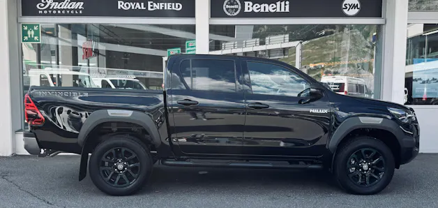 Toyota Hilux 2.8D-4D Invincible Double Cab 4x4 A