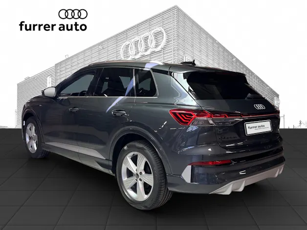 AUDI Q4 e-tron SUV quattro performance Attraction