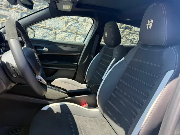 ALFA ROMEO Junior 1.2 48V Hybrid Sport Speciale