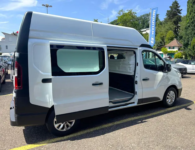 Renault Trafic 150 Adv.L2H2 EN
