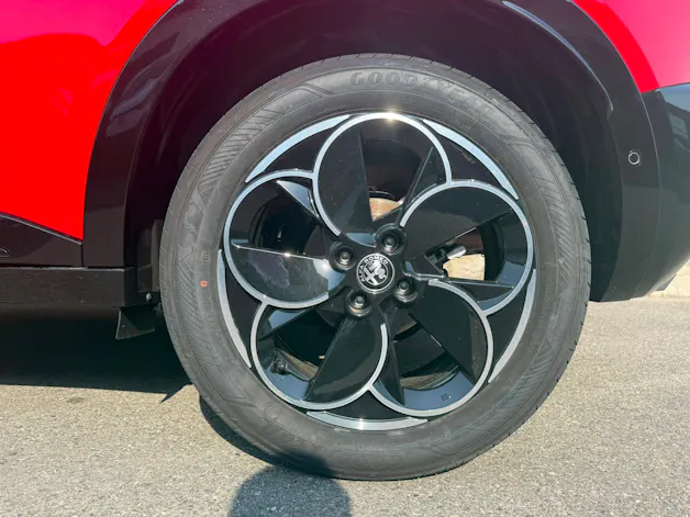 ALFA ROMEO Junior 1.2 48V Hybrid Q4 TI