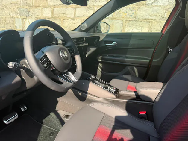 ALFA ROMEO Junior 1.2 48V Hybrid Q4 TI